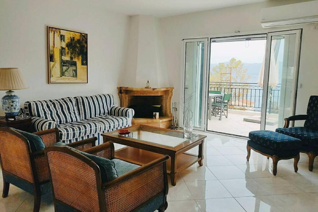Peggy'S Lux Apartment Каравомилос Екстериор снимка