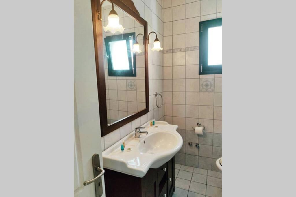 Peggy'S Lux Apartment Каравомилос Екстериор снимка
